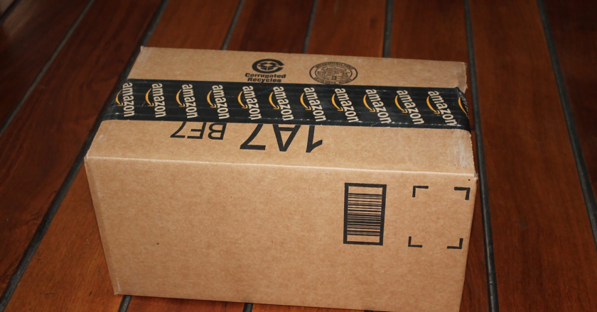 7 Interesting Facts Why Amazon Uses Brown Box For Delivery?